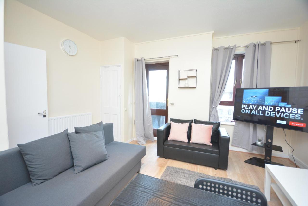 Lovely 4 Bedroom Apartment Close To The City Walking Distance From The Rivere View ลอนดอน ภายนอก รูปภาพ